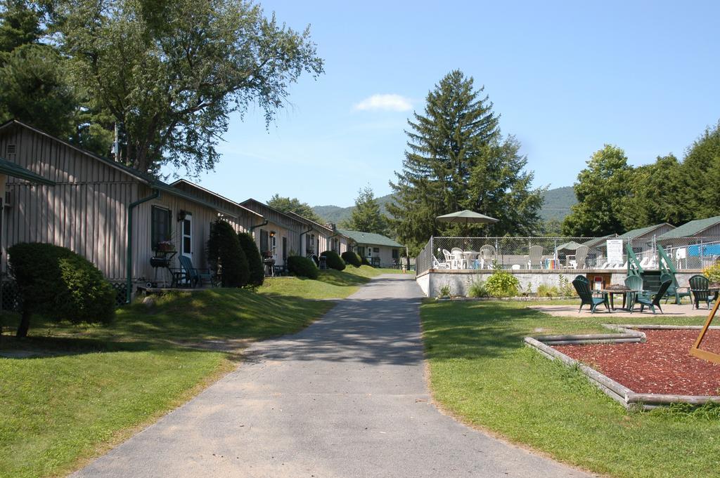 Lincoln Log Colony Hotel Lake George Exterior photo