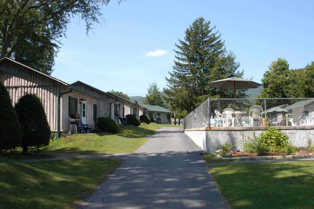 Lincoln Log Colony Hotel Lake George Exterior photo