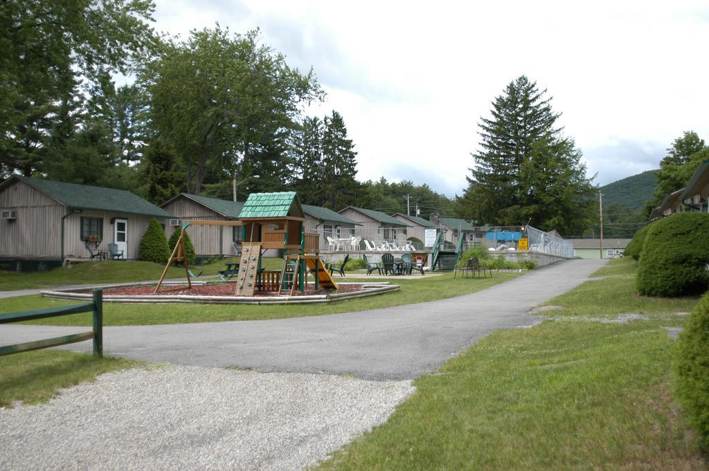 Lincoln Log Colony Hotel Lake George Exterior photo