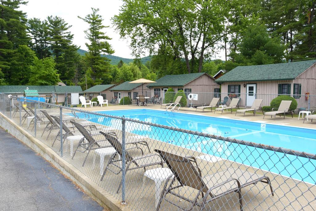 Lincoln Log Colony Hotel Lake George Exterior photo